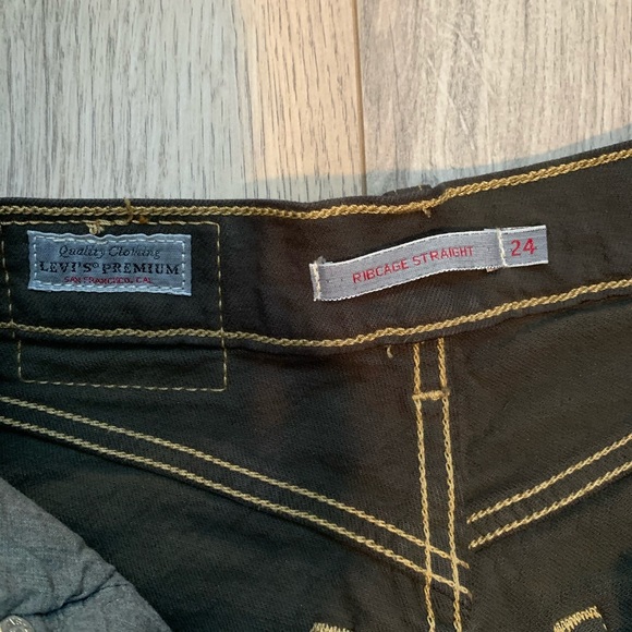 Ribcage Straight Levi’s - Picture 2 of 6